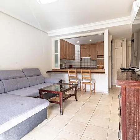 Large Terrace Apt With Pool