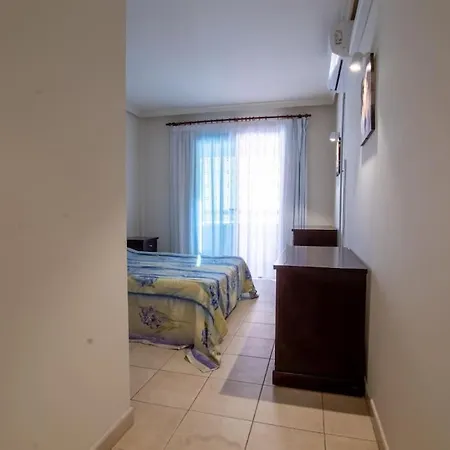 Large Terrace Apt With Pool Apartamento
