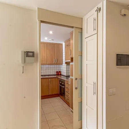 Large Terrace Apt With Pool *