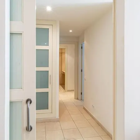 Large Terrace Apt With Pool