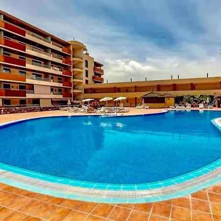 アパート Large Terrace Apt With Pool プエルト・デ・サンティアゴ